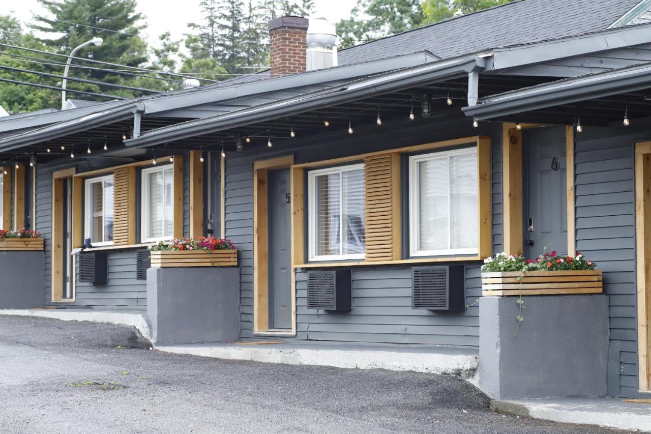 The Vine On Main Motel Stamford Екстериор снимка